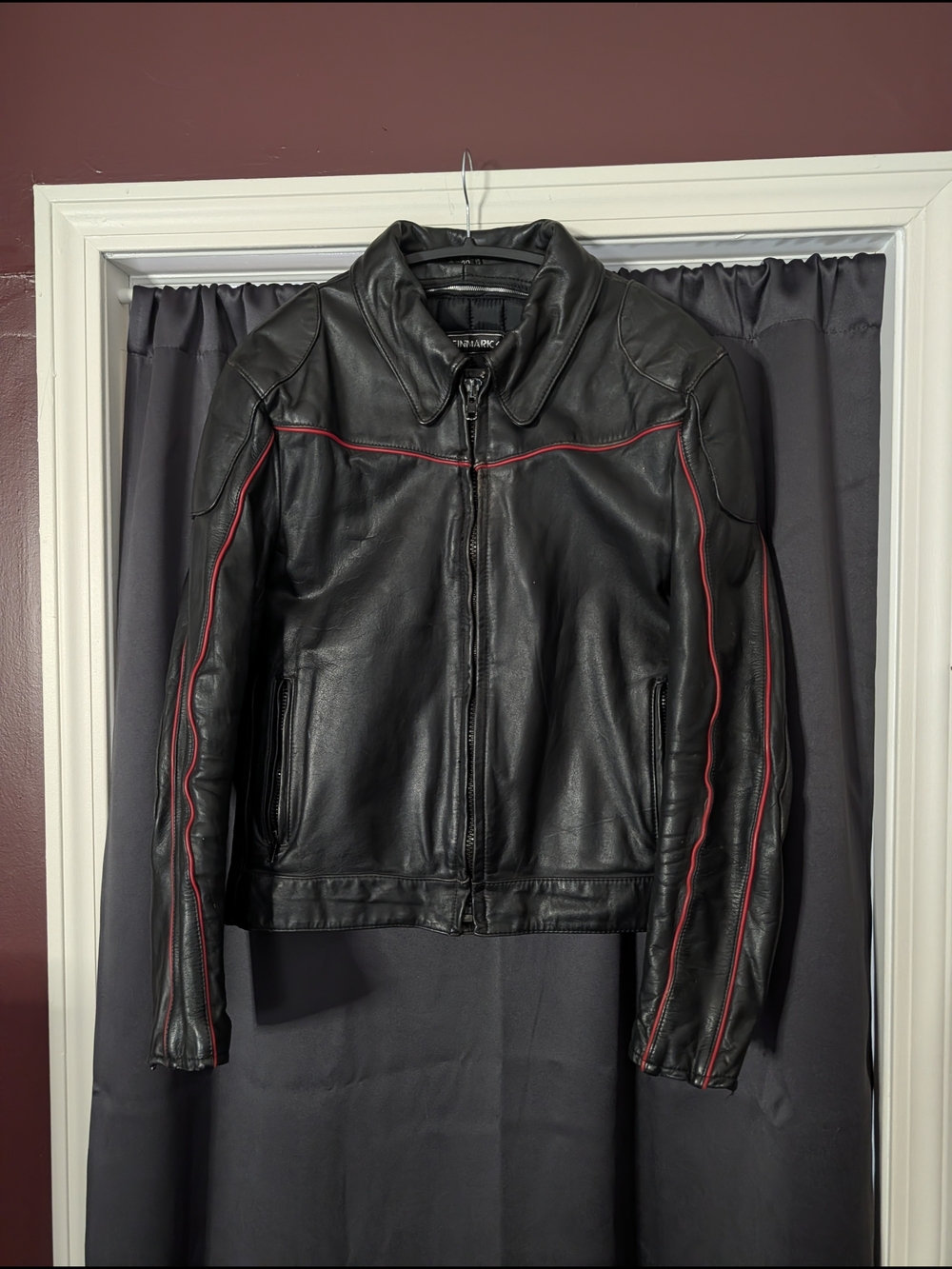 Steinmark VTG Blk Leather Morocycle Jacket w Red Piping Padded Lined Reinforced